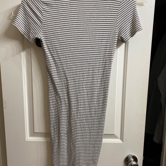 Papaya Dress - Picture 3 of 4